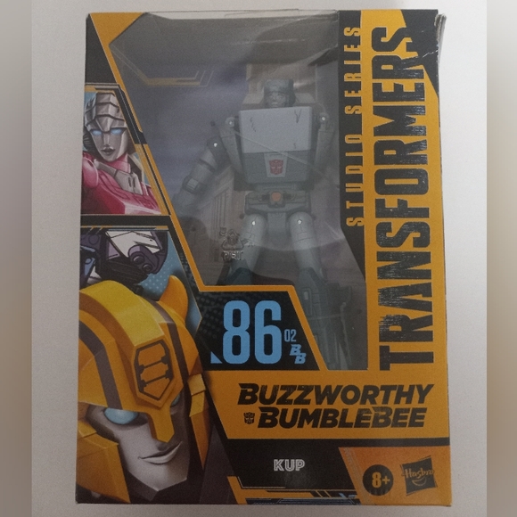 Hasbro Toys Transformer Kup Buzzworthy Bumblebee Studio Series 862